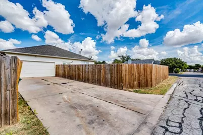 1021 Black Locust Drive W, Pflugerville, TX 78660 - Photo 30