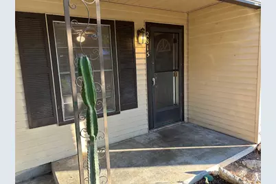 2815 Crest Avenue, Austin, TX 78702 - Photo 2