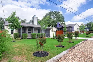 10500 W Lakeview Dr, Jonestown, TX 78645 - Photo 6