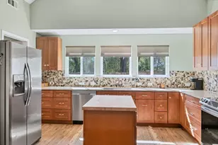 10500 W Lakeview Dr, Jonestown, TX 78645 - Photo 18