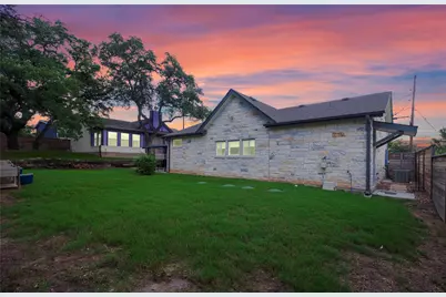 10500 W Lakeview Drive, Jonestown, TX 78645 - Photo 4