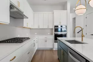 128 Ensberg Ln, Liberty Hill, TX 78642 - Photo 8