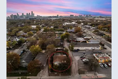 2204 Chestnut Avenue, Austin, TX 78722 - Photo 2