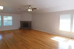 5812 Pecanwood Ln, Austin, TX 78749 - Photo 4