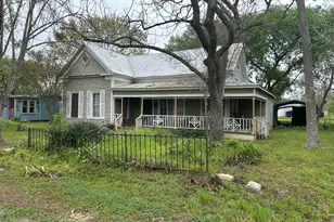 211 205 206 E Thigpen St, Carmine, TX 78932 - Photo 6