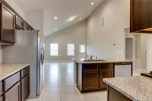 6916 Ranchito Dr, Austin, TX 78744 - Photo 14