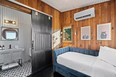 8604 Elroy Road, Del Valle, TX 78617 - Photo 16