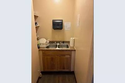 111 W 2nd Street, Cameron, TX 76520 - Photo 10