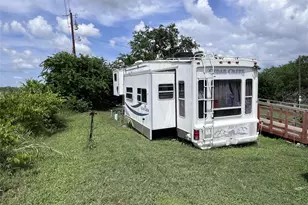 10001 Peterson Rd, Del Valle, TX 78617 - Photo 10