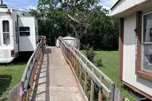 10001 Peterson Rd, Del Valle, TX 78617 - Photo 12