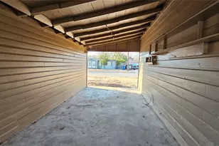 420 Stonewall St, Kerrville, TX 78028 - Photo 16