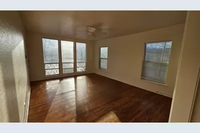 420 Stonewall Street, Kerrville, TX 78028 - Photo 4