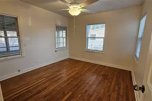 420 Stonewall St, Kerrville, TX 78028 - Photo 8