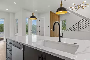 100 W Odell St, Austin, TX 78752 - Photo 8