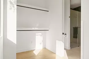 2305 E 21st St, Austin, TX 78722 - Photo 12