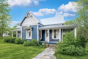 306 5th Ave, Smithville, TX 78957 - Photo 1