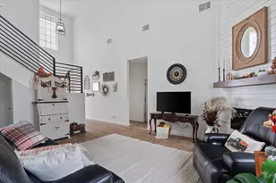 136 W Castlebriar Dr, Granite Shoals, TX 78654 - Photo 4