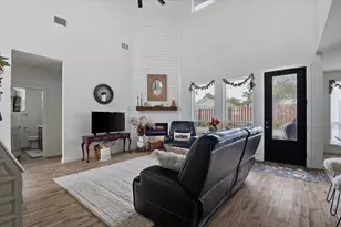 136 W Castlebriar Dr, Granite Shoals, TX 78654 - Photo 6