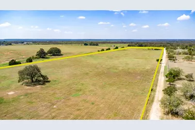 109 Prairie Lane, Elgin, TX 78621 - Photo 6
