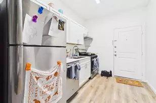 911 W 22nd St, Austin, TX 78705 - Photo 2