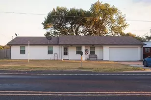 913 Seventh St, Lexington, TX 78947 - Photo 2
