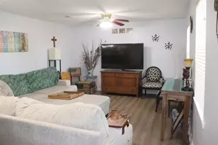 913 Seventh St, Lexington, TX 78947 - Photo 12