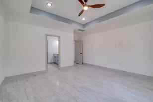 202 Washington St, Elgin, TX 78621 - Photo 14