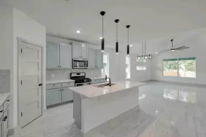 202 Washington Street, Elgin, TX 78621 - Photo 6