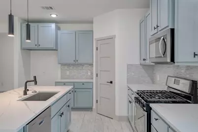 202 Washington Street, Elgin, TX 78621 - Photo 8