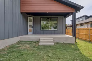 202 Washington St, Elgin, TX 78621 - Photo 24