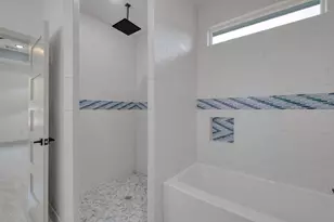 202 Washington St, Elgin, TX 78621 - Photo 16