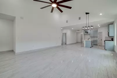 202 Washington Street, Elgin, TX 78621 - Photo 12