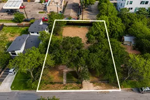 2101 E 8th St, Austin, TX 78702 - Photo 2