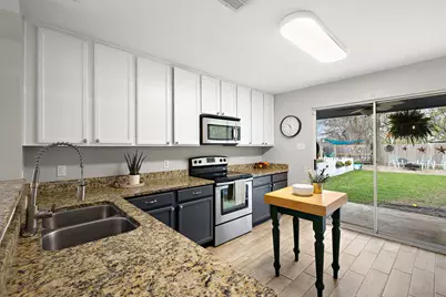 107 Easy Street, Hutto, TX 78634 - Photo 6