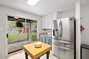 107 Easy St, Hutto, TX 78634 - Photo 8