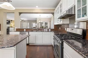 2730 Kinney Oaks Ct, Austin, TX 78704 - Photo 10