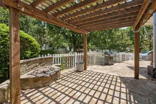 2730 Kinney Oaks Ct, Austin, TX 78704 - Photo 28