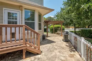 2730 Kinney Oaks Ct, Austin, TX 78704 - Photo 24