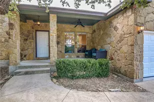 17106 Oak Cliff Cir, Dripping Springs, TX 78620 - Photo 2