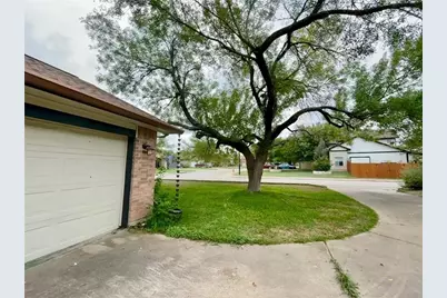 16508 Framingham Circle, Pflugerville, TX 78660 - Photo 2