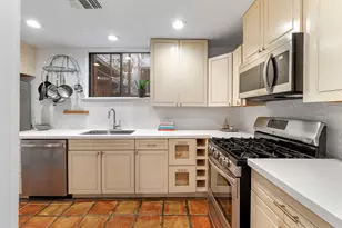 606 W Lynn St, Austin, TX 78703 - Photo 6