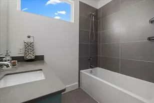 1801 E 2nd St, Austin, TX 78702 - Photo 22