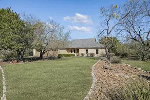 945 Wesley Ridge Dr, Spicewood, TX 78669 - Photo 2