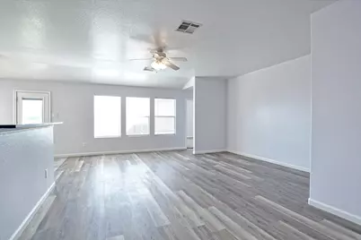 401 Bandara Woods Boulevard, Elgin, TX 78621 - Photo 8