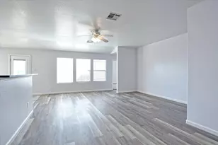 401 Bandara Woods Blvd, Elgin, TX 78621 - Photo 8