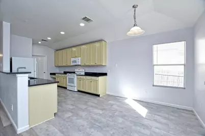 401 Bandara Woods Boulevard, Elgin, TX 78621 - Photo 14