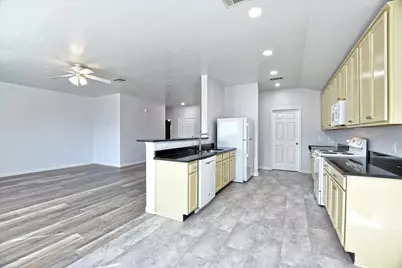 401 Bandara Woods Boulevard, Elgin, TX 78621 - Photo 12