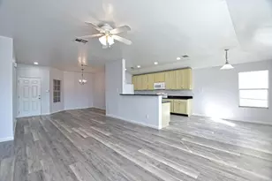 401 Bandara Woods Blvd, Elgin, TX 78621 - Photo 10