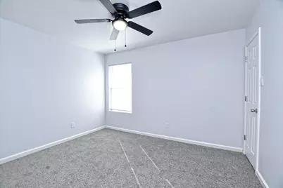 401 Bandara Woods Boulevard, Elgin, TX 78621 - Photo 22