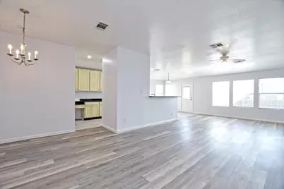 401 Bandara Woods Boulevard, Elgin, TX 78621 - Photo 6